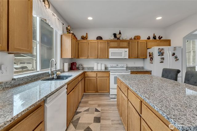 16812 118th Avenue Ct E, Puyallup, WA 98374