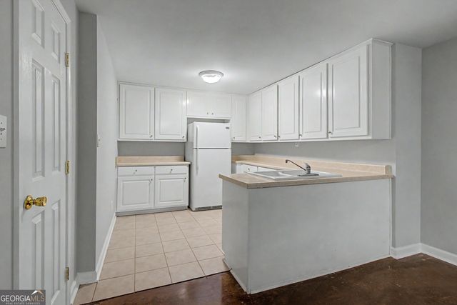 28 Pecan Lake Court, Sharpsburg, GA 30277