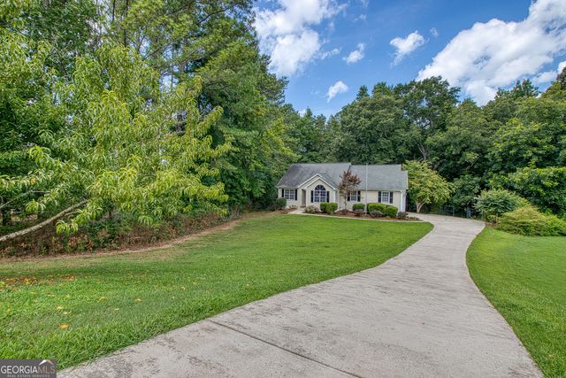 28 Pecan Lake Court, Sharpsburg, GA 30277