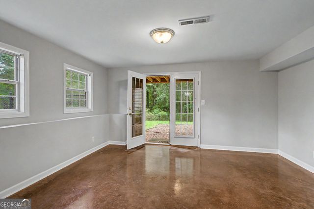 28 Pecan Lake Court, Sharpsburg, GA 30277
