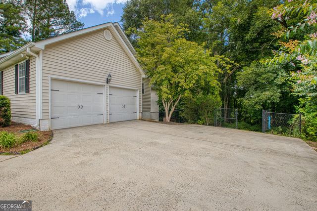 28 Pecan Lake Court, Sharpsburg, GA 30277