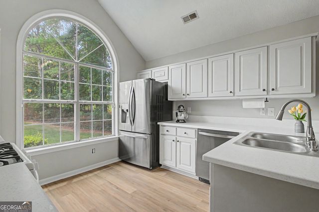 28 Pecan Lake Court, Sharpsburg, GA 30277