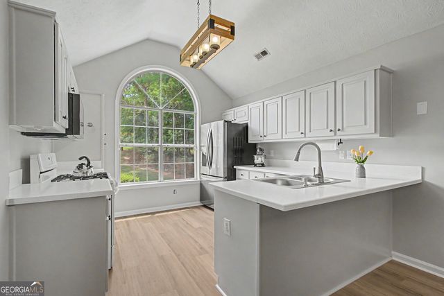 28 Pecan Lake Court, Sharpsburg, GA 30277