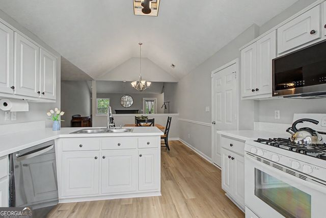 28 Pecan Lake Court, Sharpsburg, GA 30277