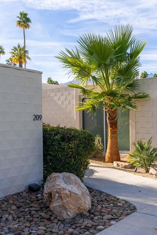 209 Desert Lakes Drive, Palm Springs, CA 92264