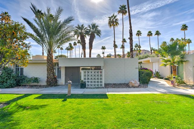 209 Desert Lakes Drive, Palm Springs, CA 92264