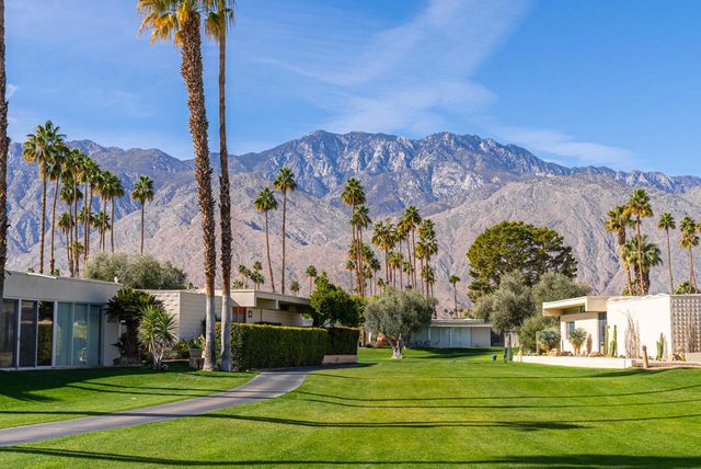 209 Desert Lakes Drive, Palm Springs, CA 92264