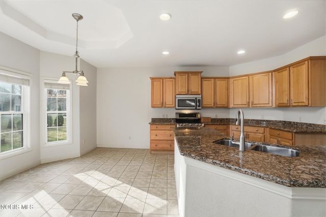 8828 Cedar Bend Road, Sylvania, OH 43560