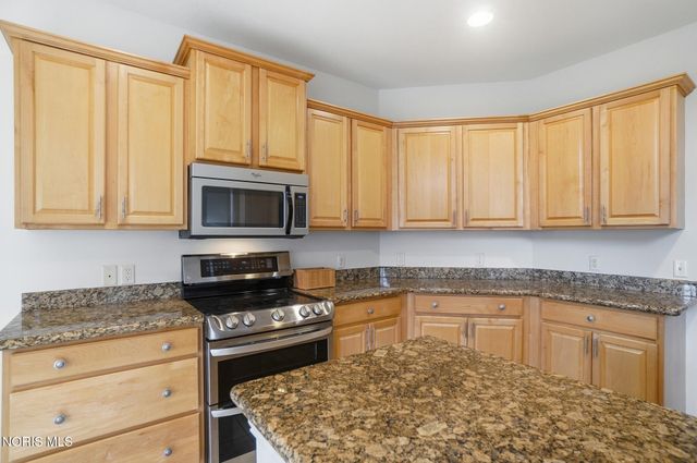 8828 Cedar Bend Road, Sylvania, OH 43560