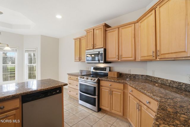 8828 Cedar Bend Road, Sylvania, OH 43560