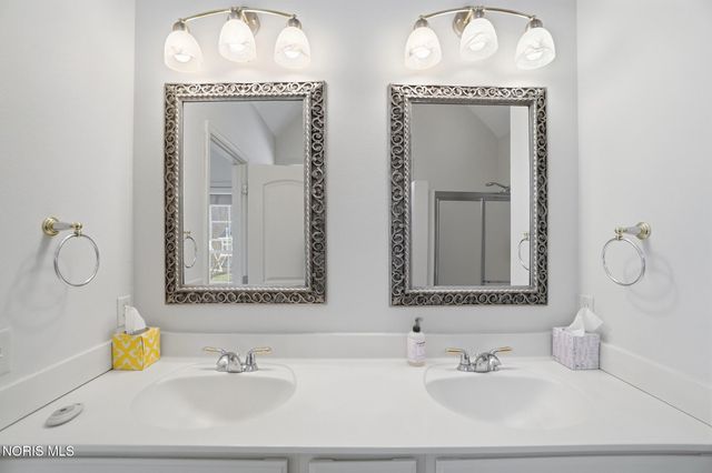 8828 Cedar Bend Road, Sylvania, OH 43560