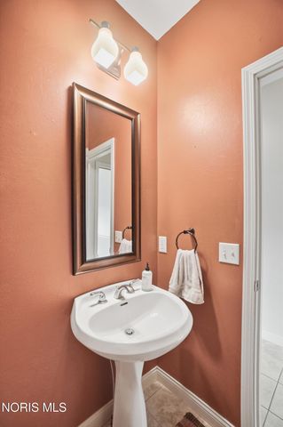 8828 Cedar Bend Road, Sylvania, OH 43560