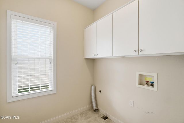 8828 Cedar Bend Road, Sylvania, OH 43560