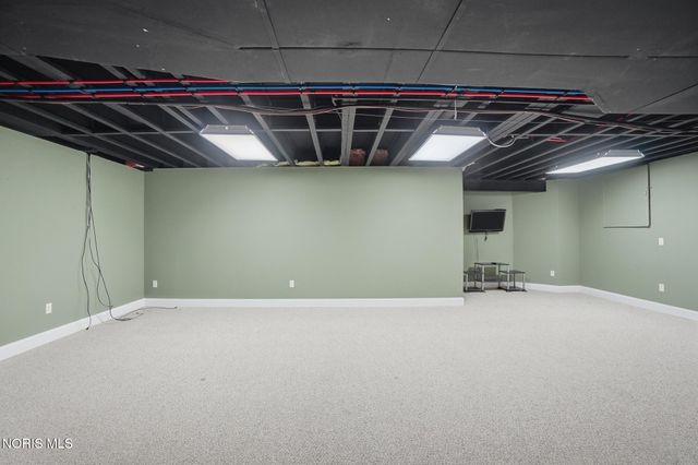 8828 Cedar Bend Road, Sylvania, OH 43560