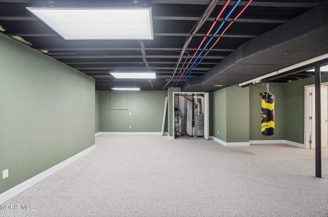 8828 Cedar Bend Road, Sylvania, OH 43560