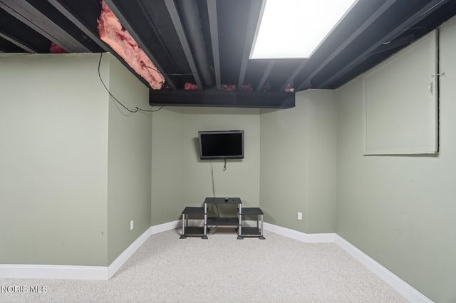 8828 Cedar Bend Road, Sylvania, OH 43560