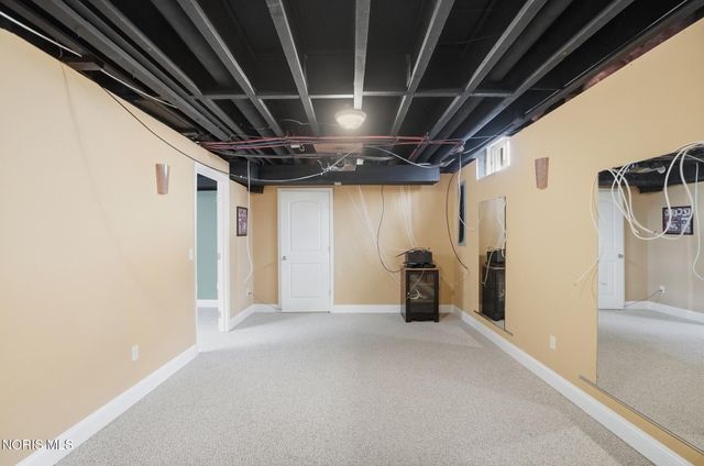 8828 Cedar Bend Road, Sylvania, OH 43560