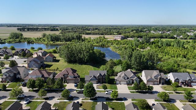 7490 E 103rd Avenue, Crown Point, IN 46307