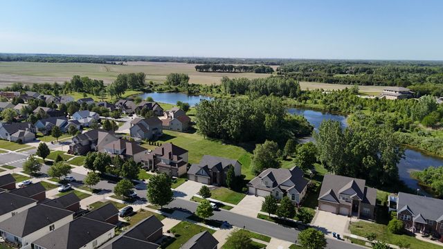 7490 E 103rd Avenue, Crown Point, IN 46307