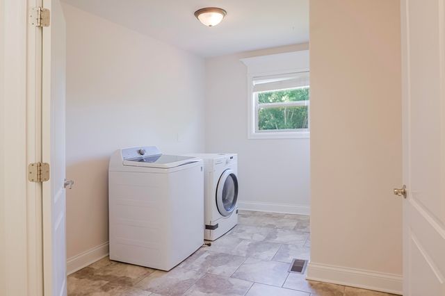 7490 E 103rd Avenue, Crown Point, IN 46307