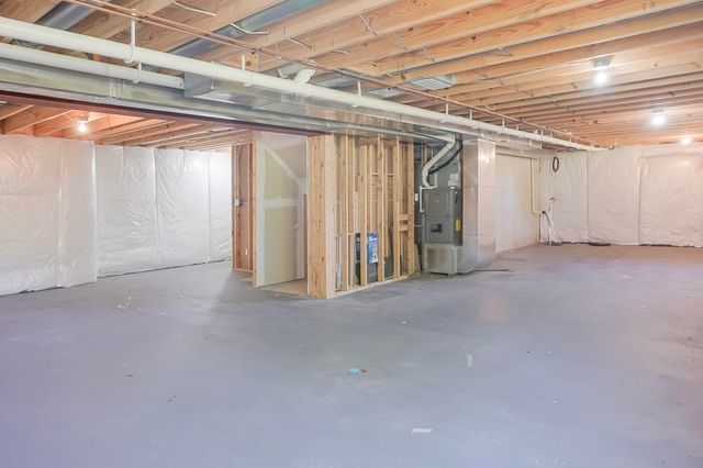 7490 E 103rd Avenue, Crown Point, IN 46307