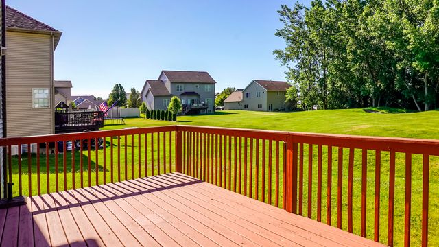 7490 E 103rd Avenue, Crown Point, IN 46307