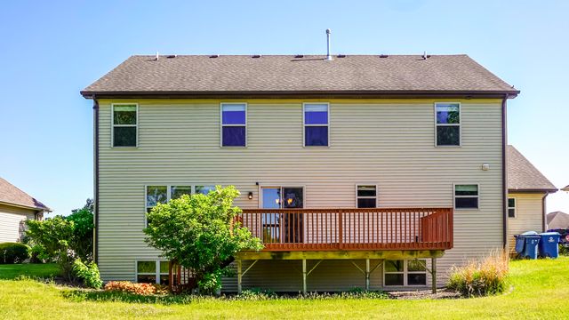 7490 E 103rd Avenue, Crown Point, IN 46307