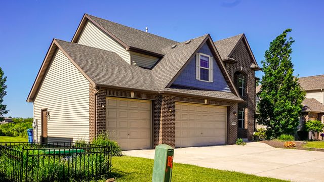 7490 E 103rd Avenue, Crown Point, IN 46307