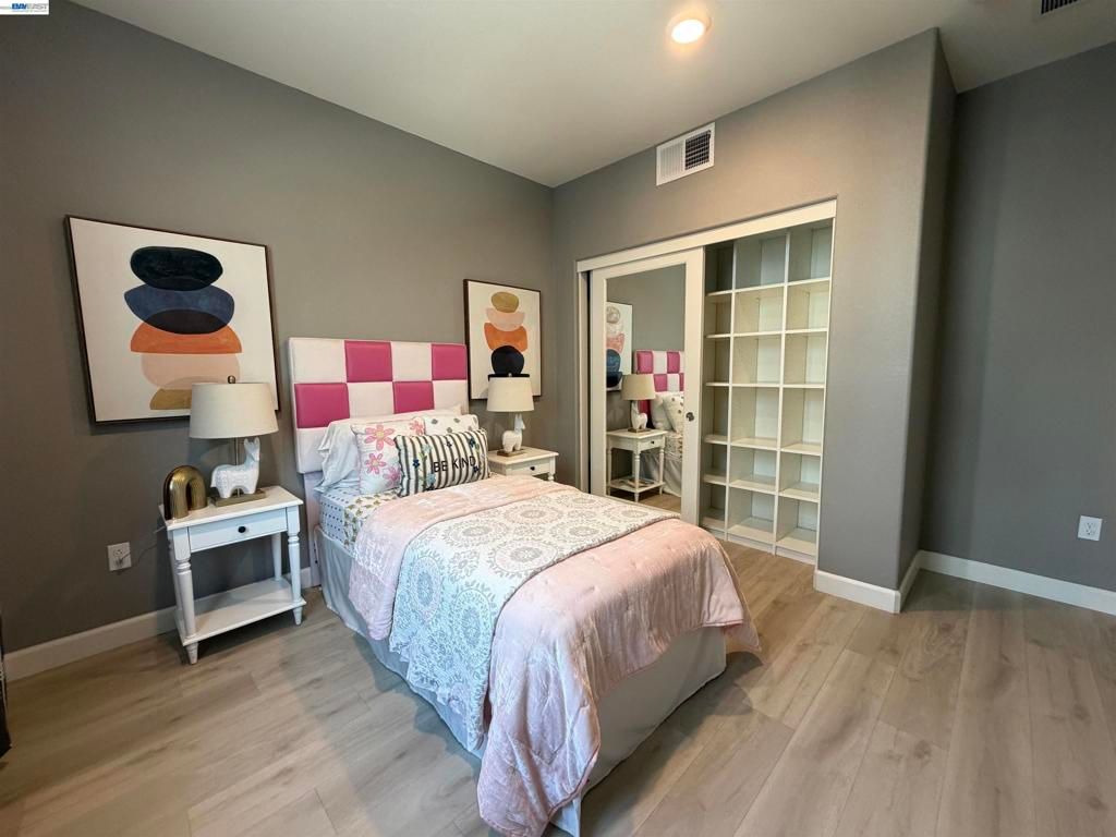 Image 11 of property listing at 558 Clover Cir, Milpitas, CA 95035