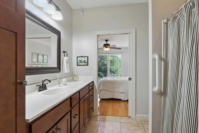 1237 Kimberly Road 1237, Bettendorf, IA 52722