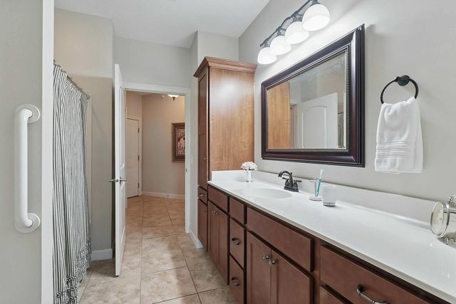 1237 Kimberly Road 1237, Bettendorf, IA 52722