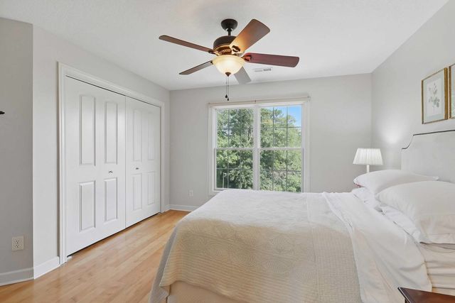 1237 Kimberly Road 1237, Bettendorf, IA 52722