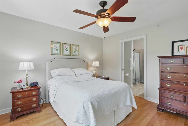 1237 Kimberly Road 1237, Bettendorf, IA 52722
