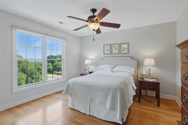 1237 Kimberly Road 1237, Bettendorf, IA 52722
