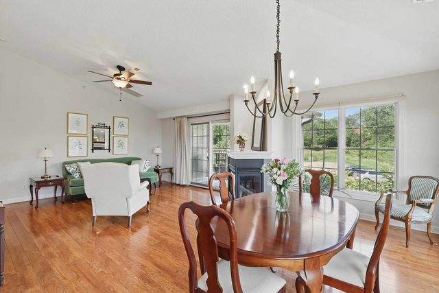 1237 Kimberly Road 1237, Bettendorf, IA 52722