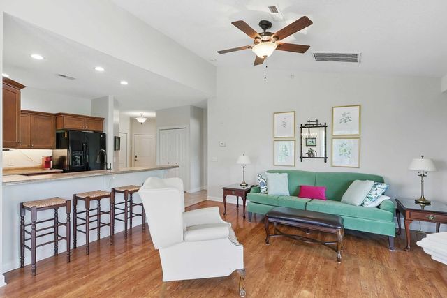 1237 Kimberly Road 1237, Bettendorf, IA 52722