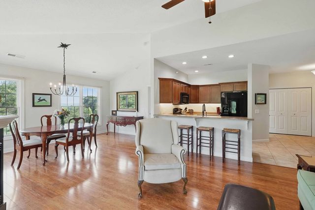 1237 Kimberly Road 1237, Bettendorf, IA 52722