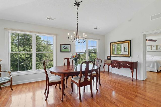 1237 Kimberly Road 1237, Bettendorf, IA 52722