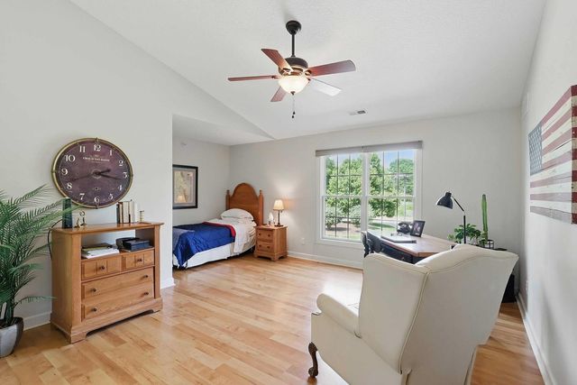 1237 Kimberly Road 1237, Bettendorf, IA 52722
