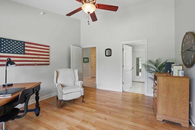 1237 Kimberly Road 1237, Bettendorf, IA 52722