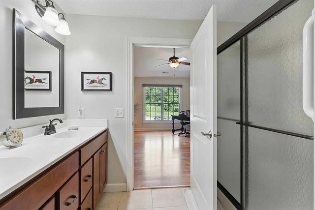 1237 Kimberly Road 1237, Bettendorf, IA 52722