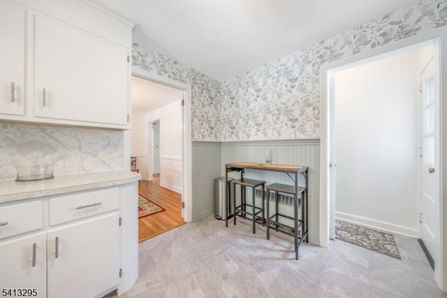 64 Tulip St, Summit City, NJ 07901