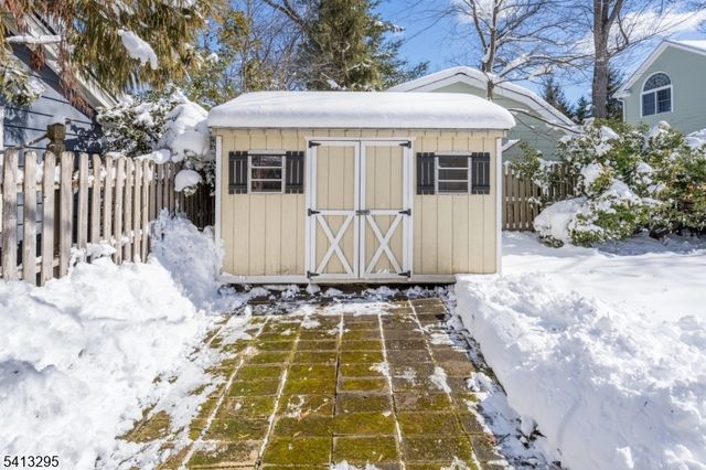 64 Tulip St, Summit City, NJ 07901