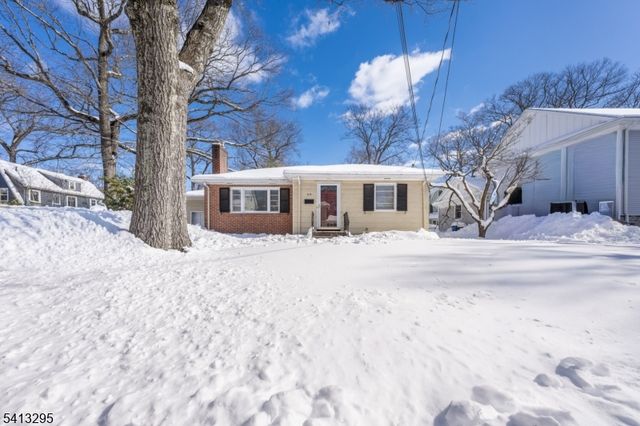 64 Tulip St, Summit City, NJ 07901