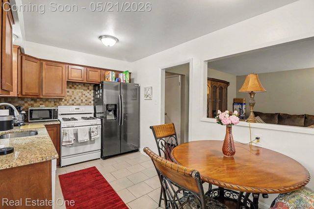 6305 Beech Daly Road, Taylor, MI 48180