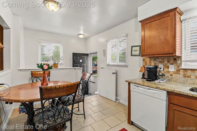 6305 Beech Daly Road, Taylor, MI 48180