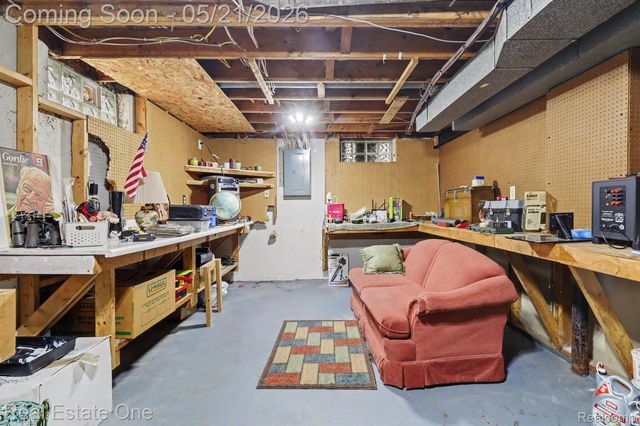 6305 Beech Daly Road, Taylor, MI 48180