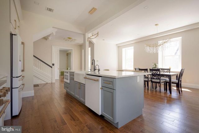 205 W HIGHLAND AVE, Philadelphia, PA 19118