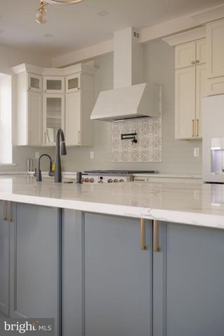 205 W HIGHLAND AVE, Philadelphia, PA 19118