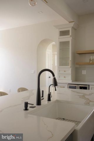 205 W HIGHLAND AVE, Philadelphia, PA 19118